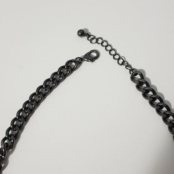 NWOT Rhinestone floral chunky necklace - Picture 4 of 5